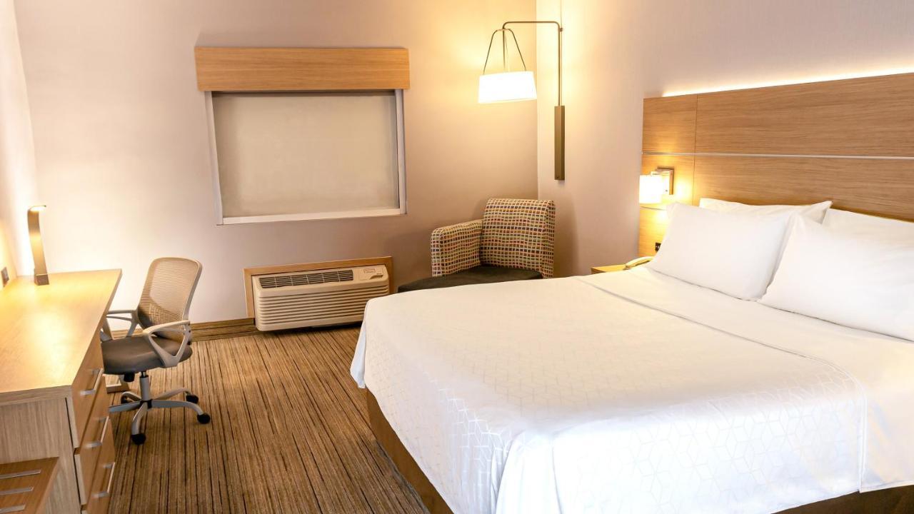 Holiday Inn Express Chihuahua By Ihg Exterior foto