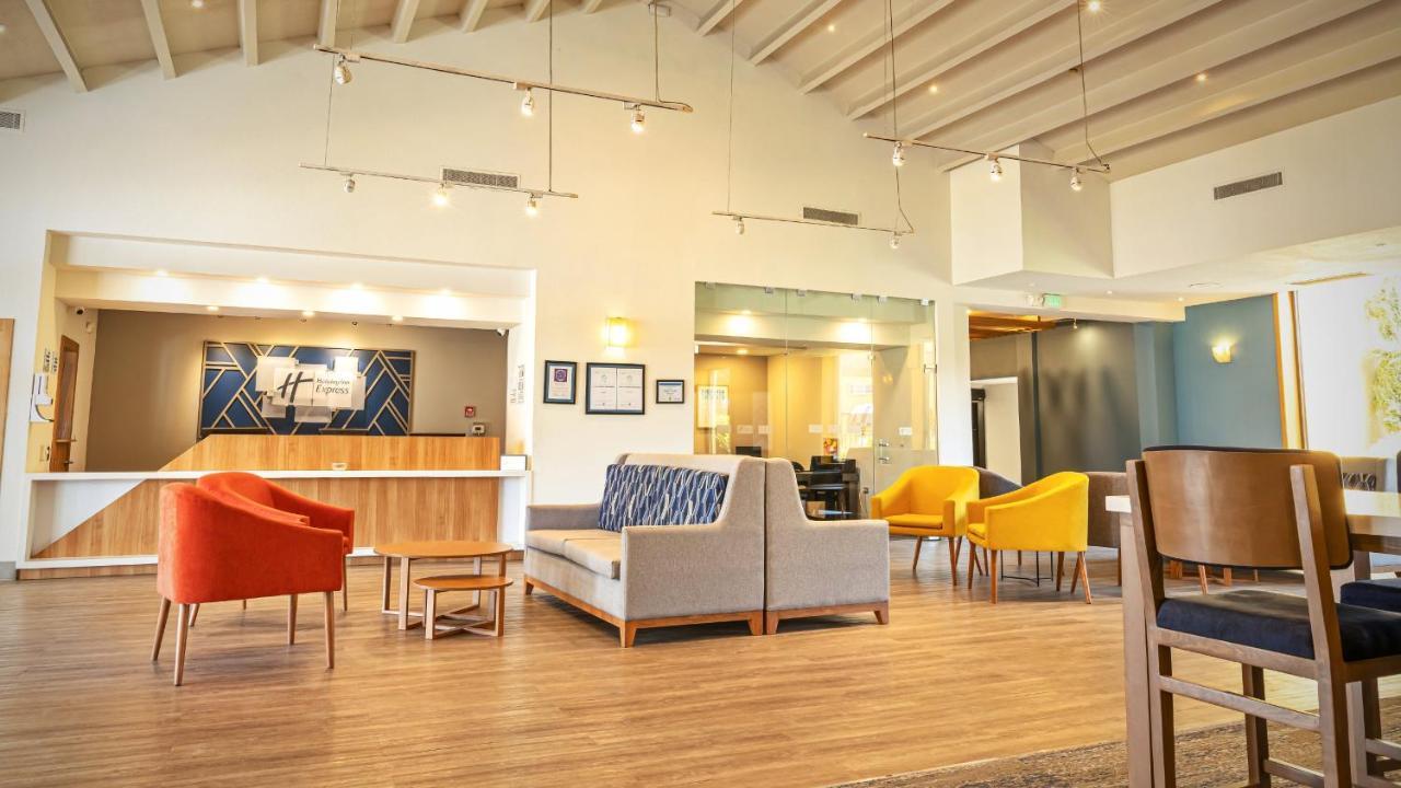 Holiday Inn Express Chihuahua By Ihg Exterior foto