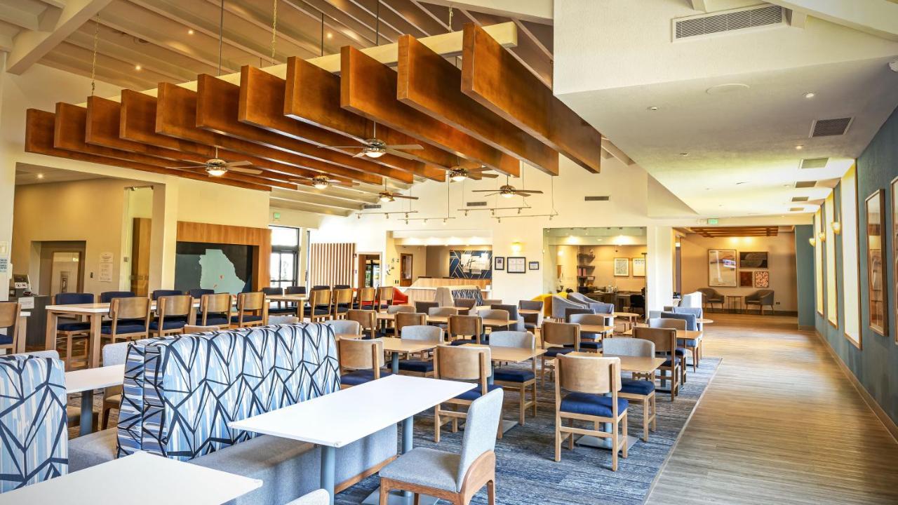 Holiday Inn Express Chihuahua By Ihg Exterior foto