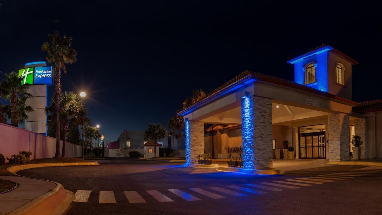 Holiday Inn Express Chihuahua By Ihg Exterior foto