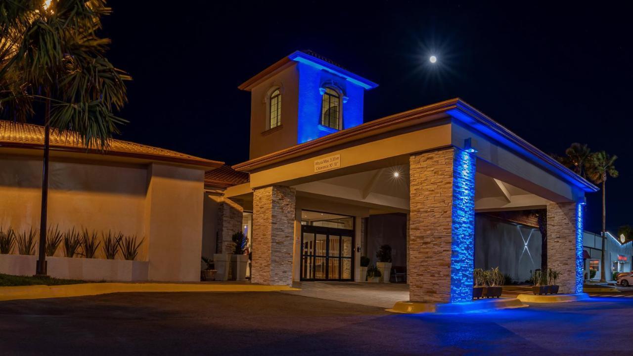 Holiday Inn Express Chihuahua By Ihg Exterior foto