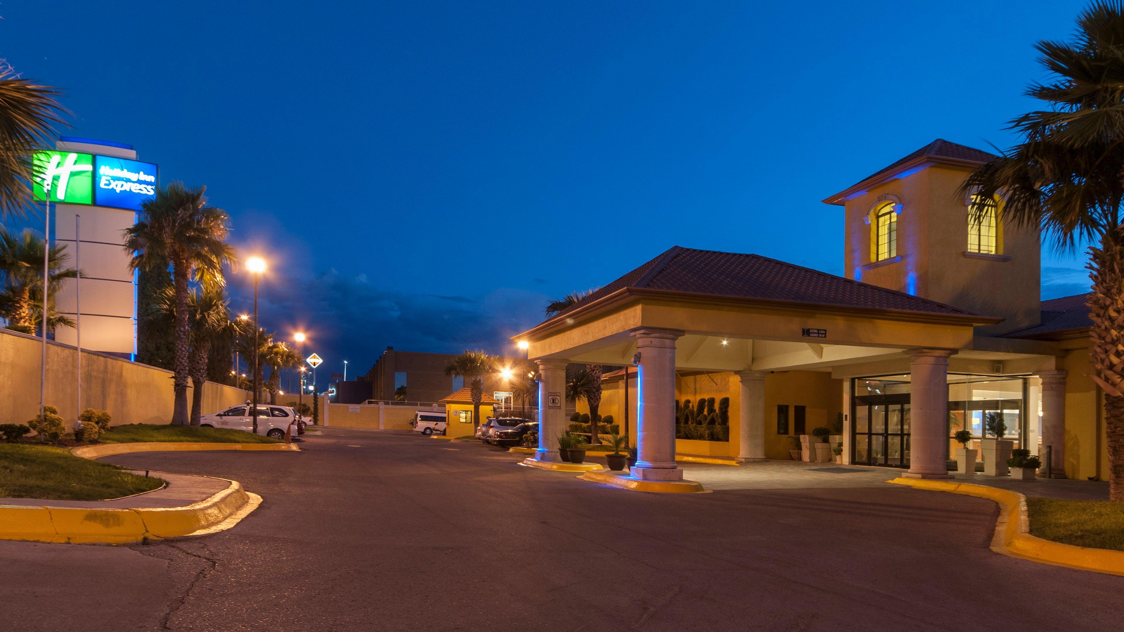 Holiday Inn Express Chihuahua By Ihg Exterior foto